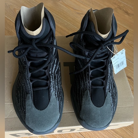 Adidas Yeezy Quantum Onyx - Picture 1 of 11